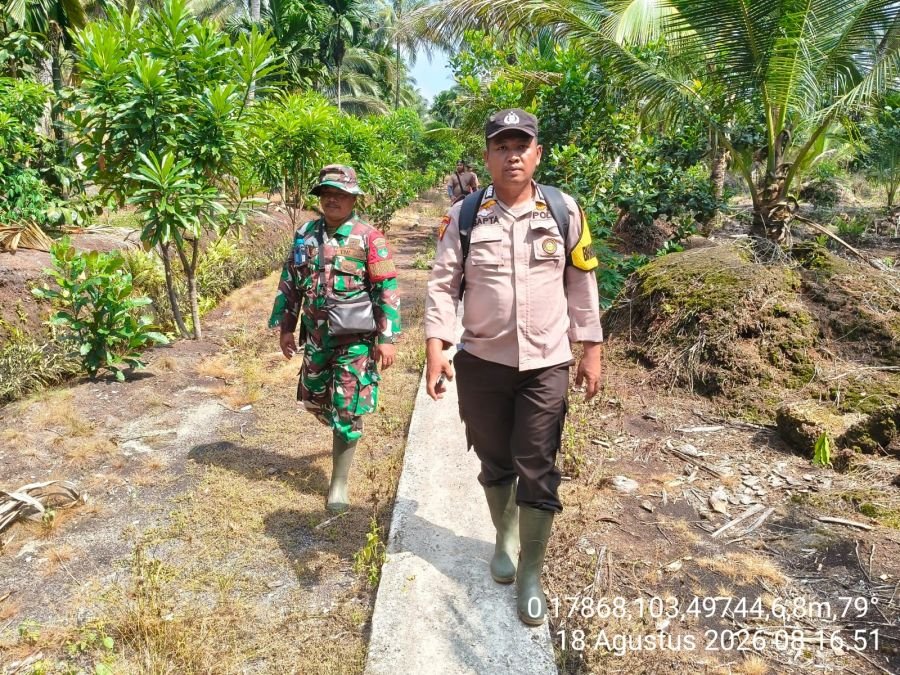 Sinergi TNI-Polri  Patroli Tapal Batas Perkuat Kesiapsiagaan Hadapi Karhutla di Kelurahan Pelangiran
