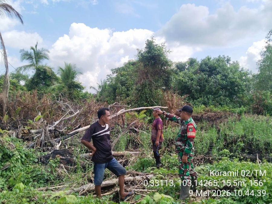 Sinergi TNI-Warga Jaga Tapal Batas Tekulai Hilir, Patroli Gabungan Cegah Potensi Karhutla Sejak Dini