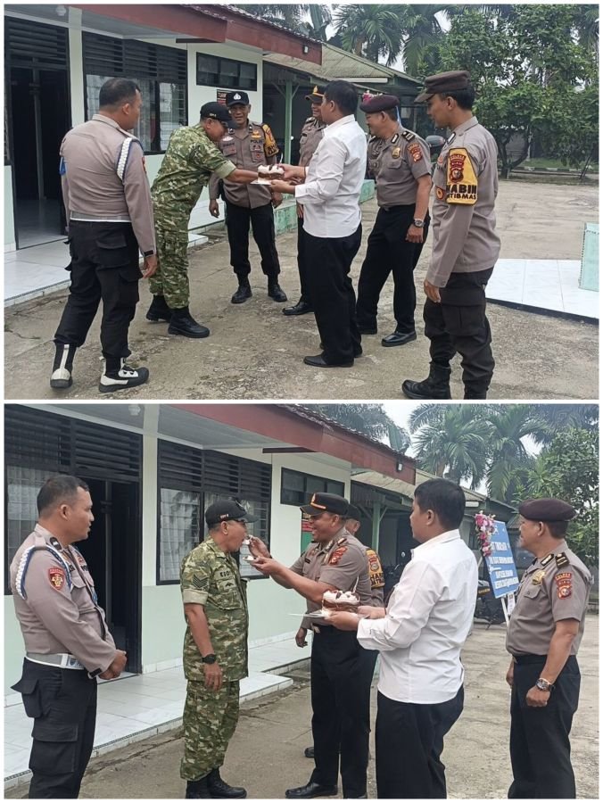 Sinergitas TNI-Polri, Kapolsek Peranap Diwakili Iptu Mizwar Beri Kejutan HUT TNI Ke-81 ke Koramil 05