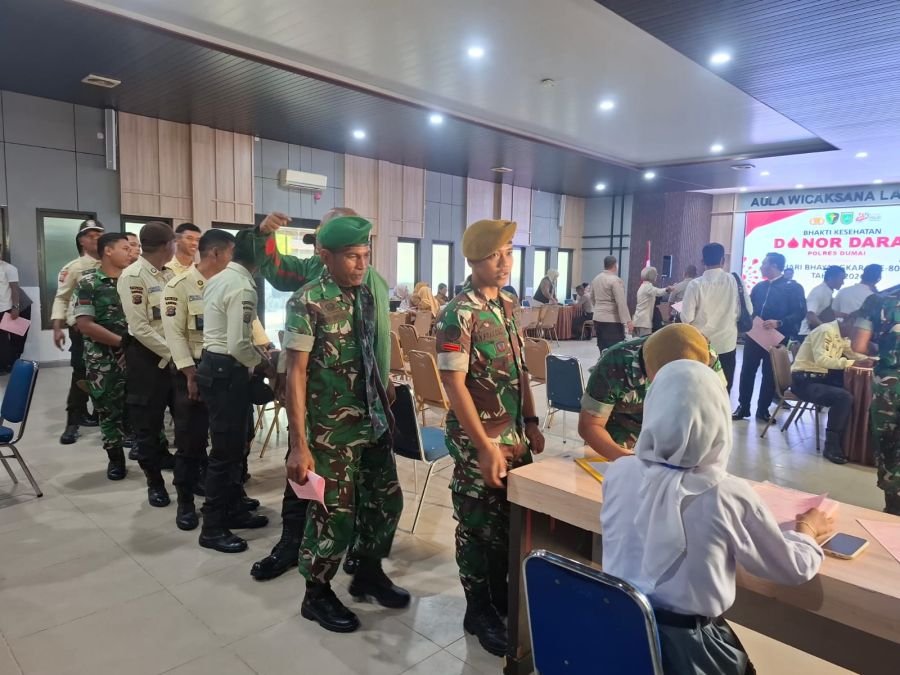 SINERGITAS TNI-POLRI MENGUAT, KODIM 0320/DUMAI SUKSESKAN DONOR DARAH HUT BHAYANGKARA KE-80