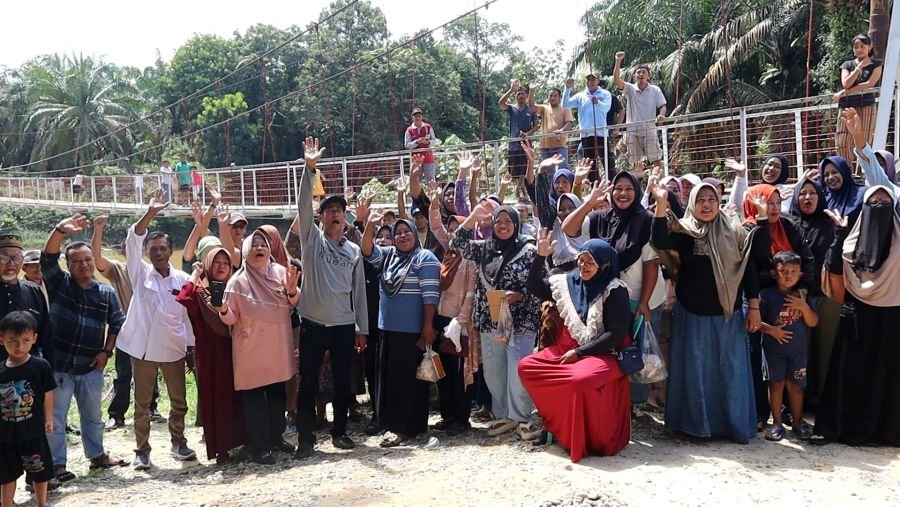 Sukacita Warga Batu Gajah Gelar Syukuran Jembatan Gantung Garuda, TNI dan Rakyat Bahu-Membahu