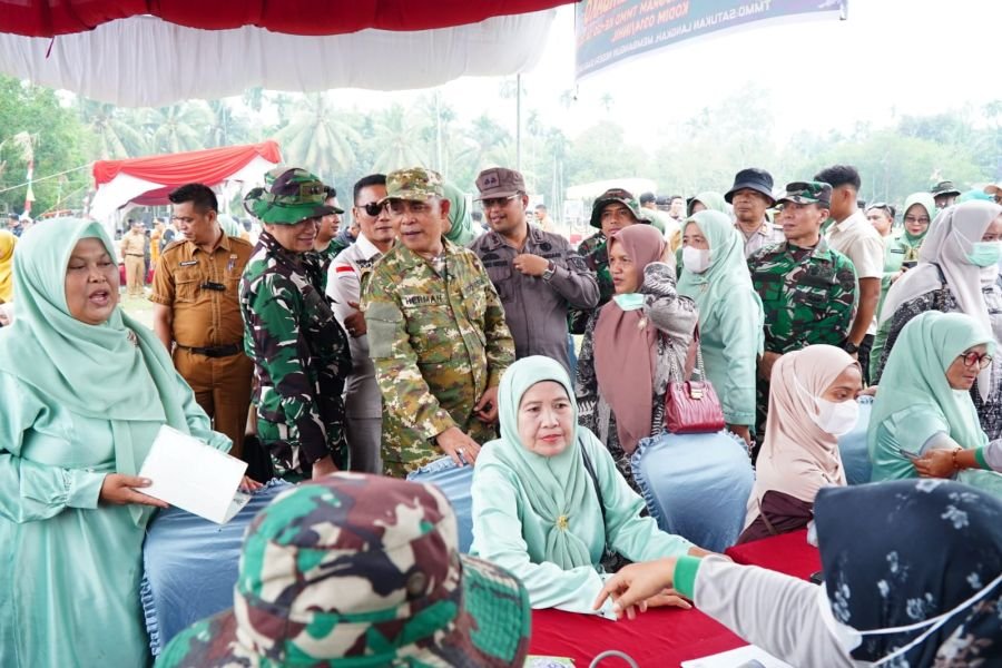 Sukseskan TMMD ke-130, Kodim 0314/Inhil Sediakan Pengobatan Gratis untuk Warga