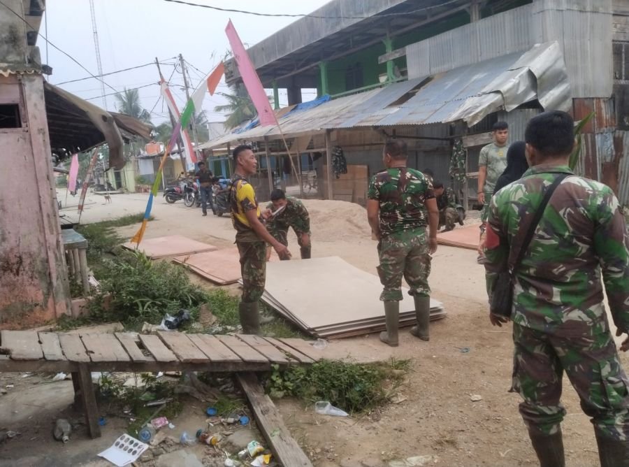 Sukseskan TMMD Ke-130, Kodim 0314/Inhil Langsir Material ke Desa Kuala Lemang