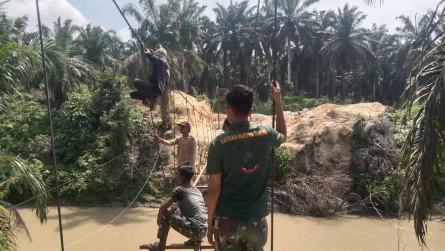 Tahap Pemasangan Hanger, Pembangunan Jembatan Gantung Garuda di Kuansing Terus Dikebut