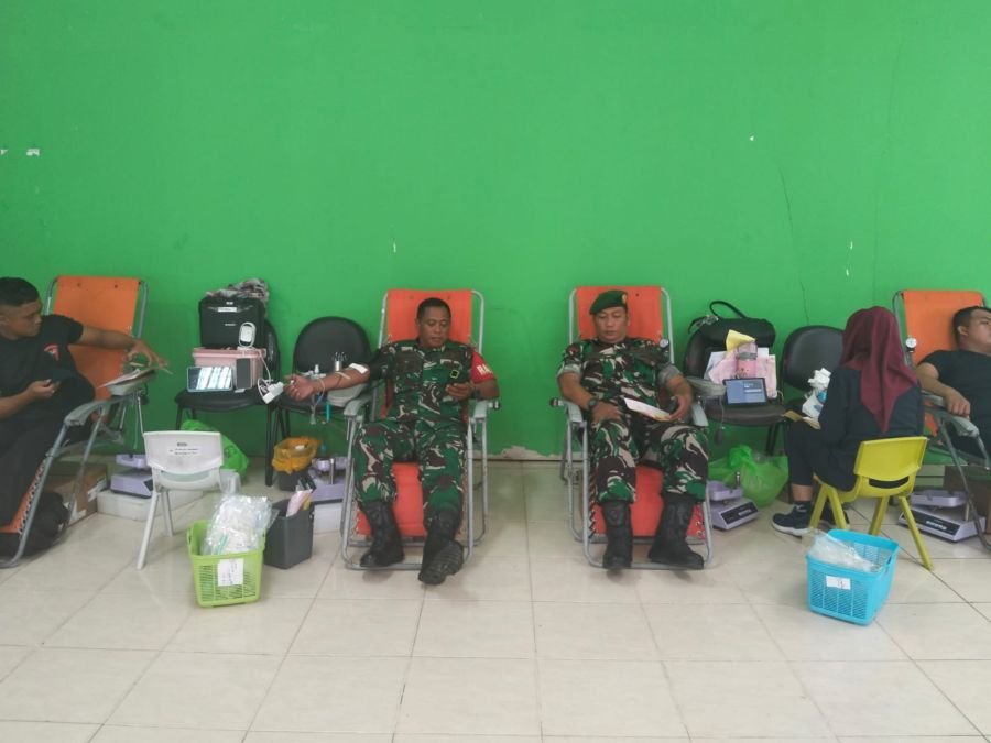 Tak Hanya Jaga Wilayah, Babinsa Serka Noviandi Berbagi Lewat Donor Darah