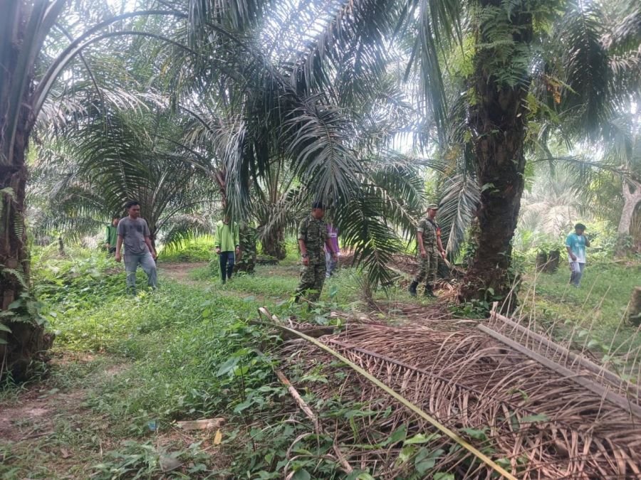 Tak Kenal Lelah, Babinsa Koramil 06/Cerenti Terus Gencarkan Pencegahan Karhutla di Wilayah Binaan