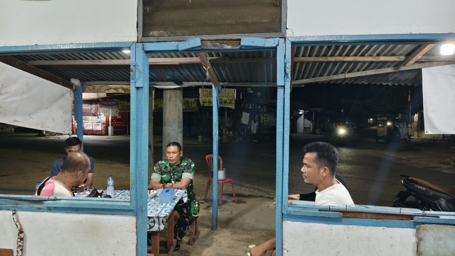 Tak Tunggu Kejahatan Terjadi! Babinsa dan Warga Pesisir Kepung Titik Rawan, Kamtibmas Jadi Prioritas