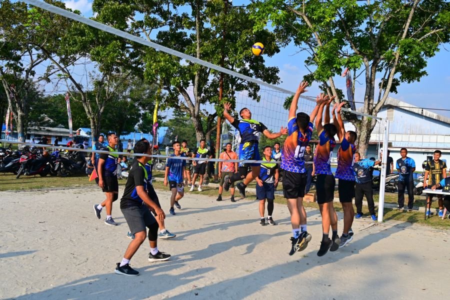 Tampil Mendominasi Tim Voli, Denhanud 475 Kopasgat  Raih Juara I

|