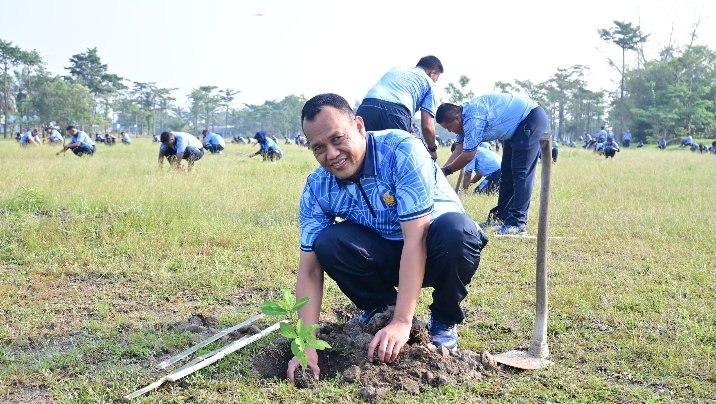 Tanam Enam Ratus Pohon, Lanud RSN Perkuat Komitmen Penghijauan Berkelanjutan