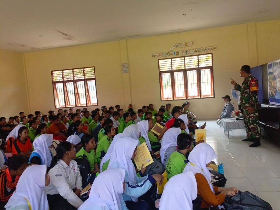 TANAMKAN NILAI LUHUR BANGSA, SERKA AGUNG SAPUTRO SOSIALISASIKAN PANCASILA KE SDN 17 PEMATANG PUDU