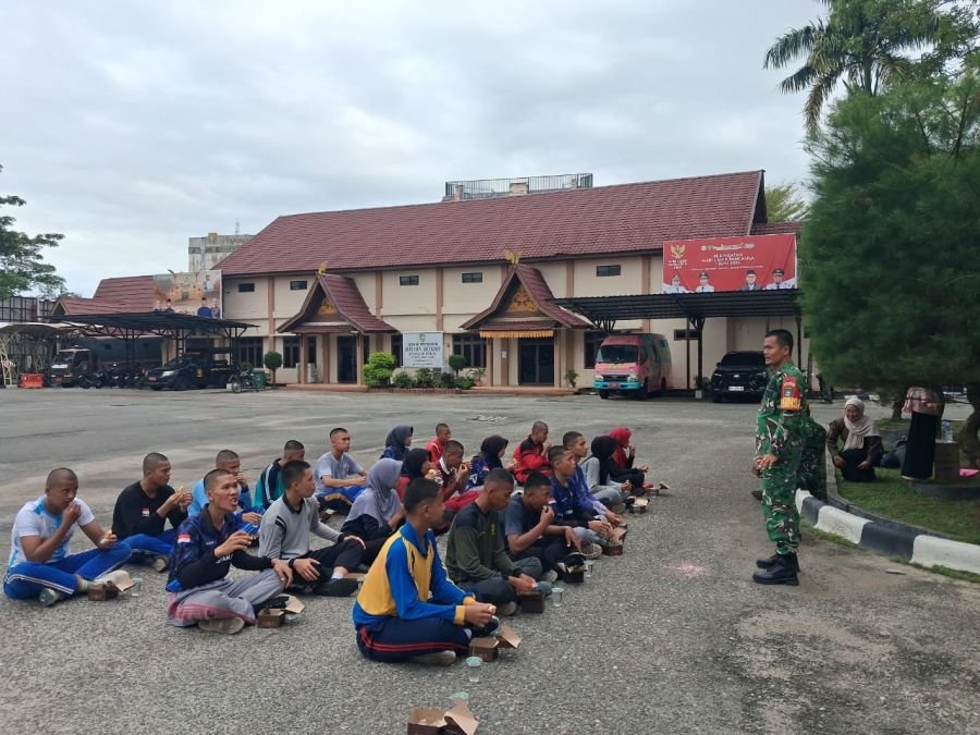 Tanamkan Nilai Luhur, Serka Sdg Barus Beri Sosialisasi Pancasila kepada Siswa di Air Jamban