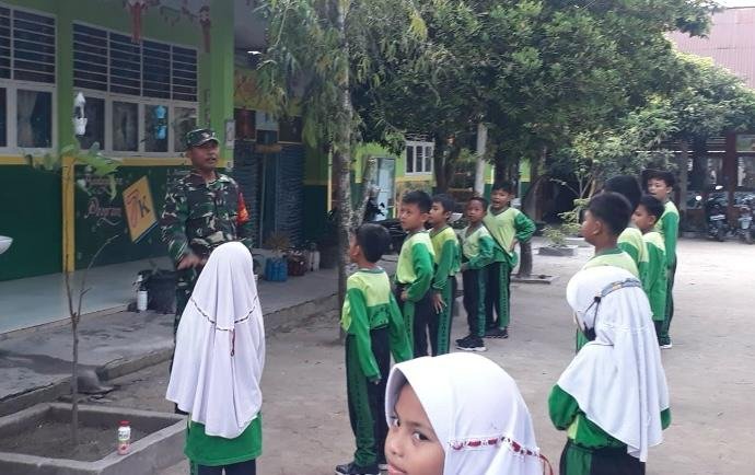 Tanamkan Nilai Pancasila di Kalangan Pelajar, Serma Ristiyo Sosialisasikan ke SDN 23 Bathin Solapan