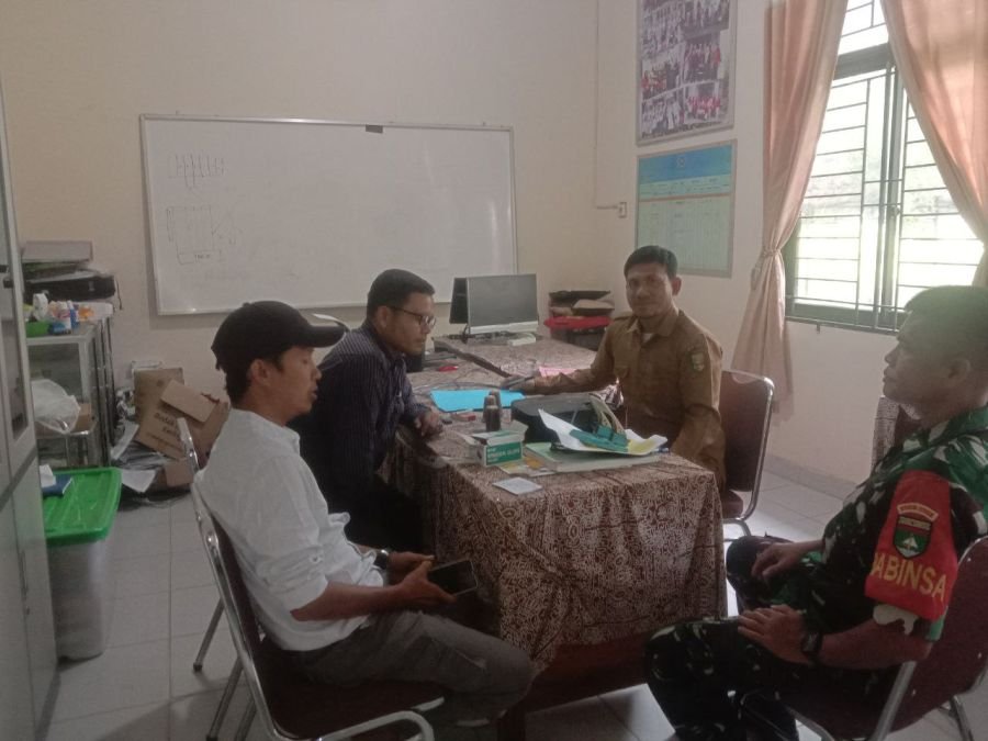 Tanpa Lelah, Babinsa Koramil 02/KT Pererat Kedekatan dengan Masyarakat