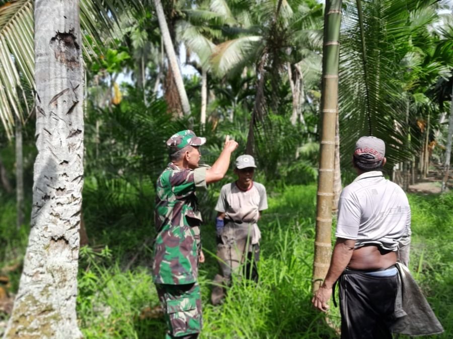 Tapal Batas Sungai Undan Aman, Babinsa 07/Reteh Gencarkan Edukasi Karhutla
