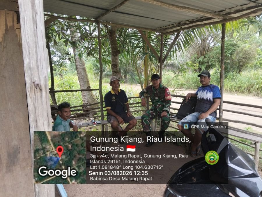 Tegakkan Keselamatan Berlalu Lintas, Babinsa Malang Rapat Sampaikan Himbauan Patuhi Aturan.