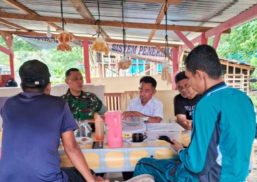 Temui Warga, Pelda Yendri Melaksanakan Komsos
