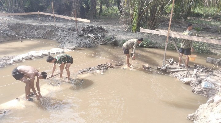 Terik Matahari Iringi Pembangunan Tiga Jembatan Gantung Garuda di Pekanbaru
