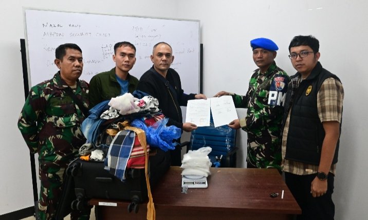 Tim Gabungan Avsec dan Lanud RSN Gagalkan Penyelundupan Hampir 1 Kg Sabu di Bandara SSK II