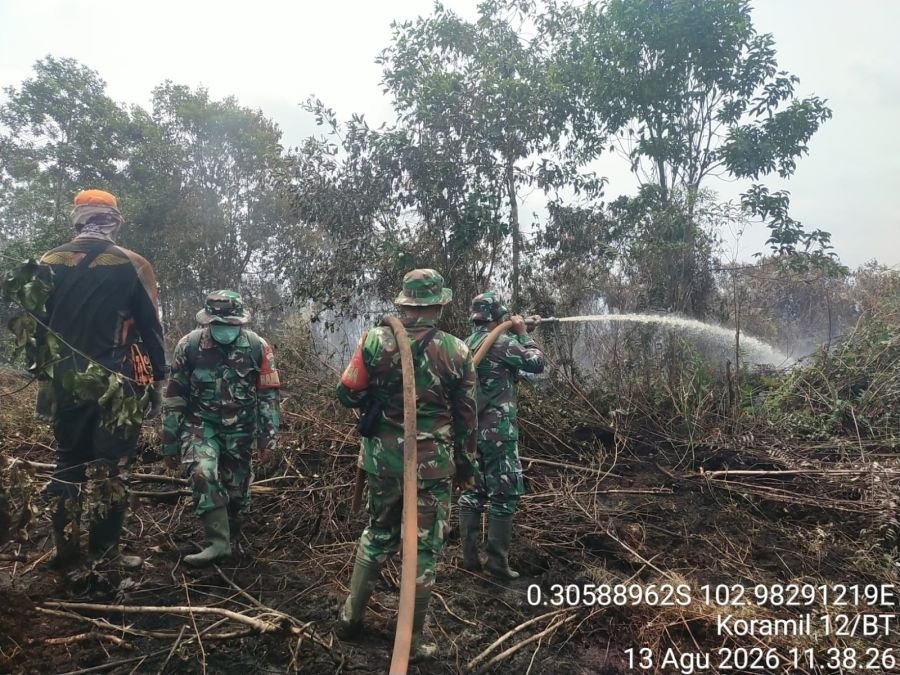 Tim Gabungan Padamkan Karhutla 12 Hektare di Desa Pasir Mas, Hari Keempat