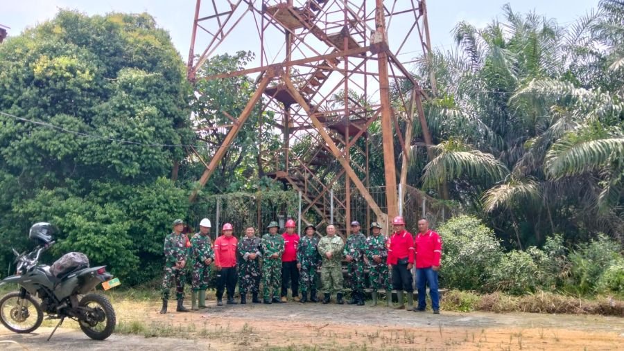 Tim Mabes TNI Cek Tower Pantau Karhutla Bengkalis, Perkuat Deteksi Dini Ancaman Api