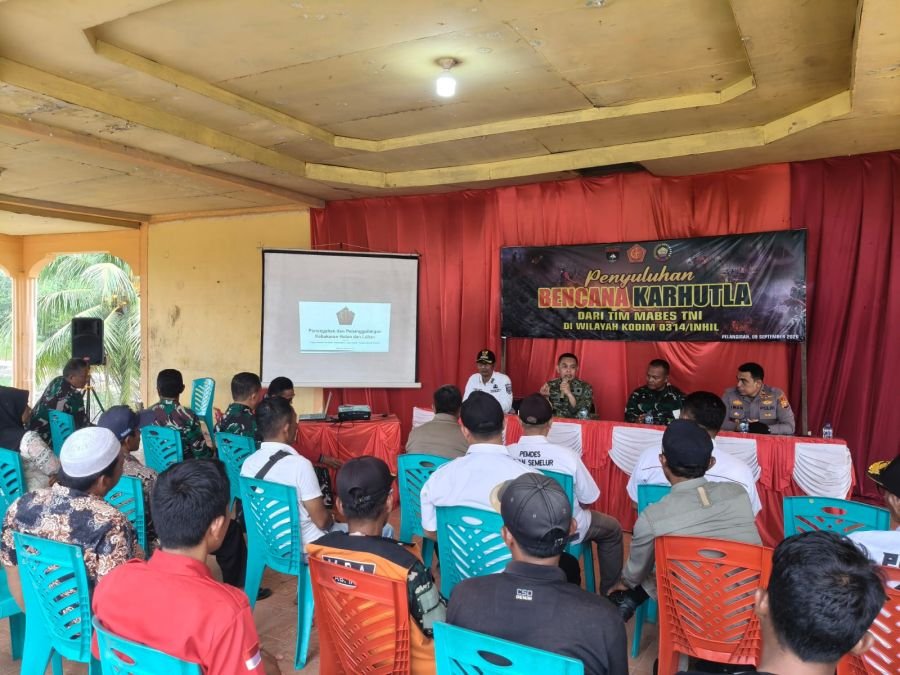 Tim Mabes TNI Gelar Penyuluhan Pencegahan dan Penanggulangan Karhutla di Kecamatan Pelangiran