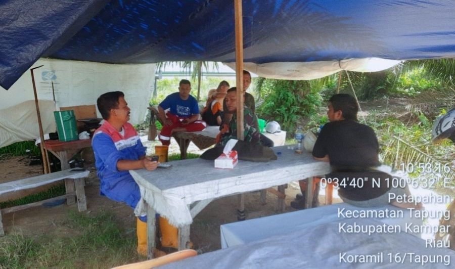 Tim Patroli SKK Migas Koramil 16 Tapung Lakukan Patroli Rutin