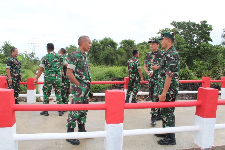 Tim Pengawasan dan Pendampingan Tinjau Jembatan Sungai Mentras, Pastikan Program Presiden RI