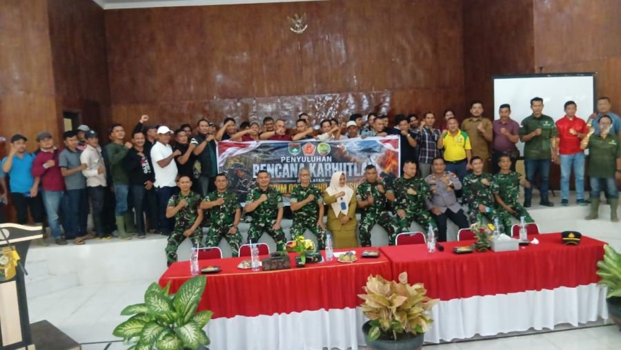 Tim Penyuluh Karhutla Mabes TNI Berikan Edukasi Pencegahan Karhutla di Hulu Kuantan