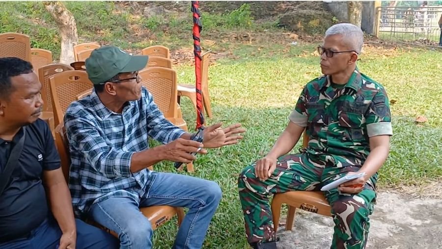 Tim Penyuluh Mabes TNI Edukasi Warga Kompe Cerenti Cegah Karhutla