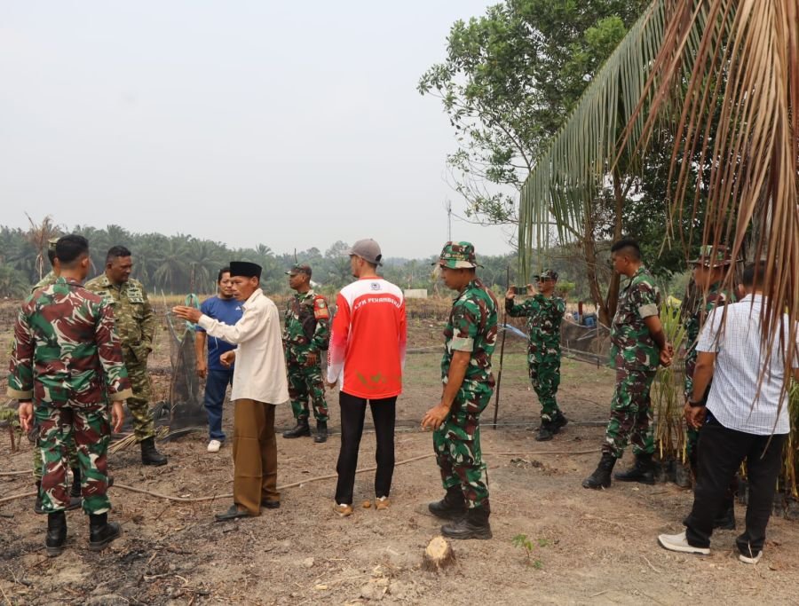 Tim Penyuluh Mabes TNI Gelar Komsos Karhutla di Kelurahan Pebatuan