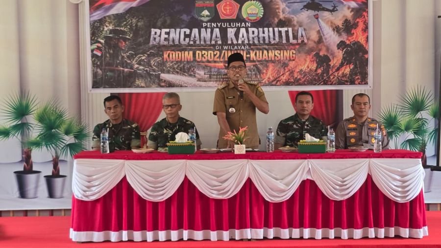 Tim Penyuluh Mabes TNI Gelar Penyuluhan Karhutla di Logas Tanah Darat