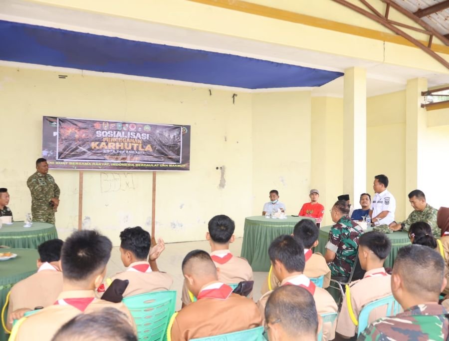 Tim Penyuluh Mabes TNI Laksanakan Sosialisasi Pencegahan Karhutla di Sialang Rampai