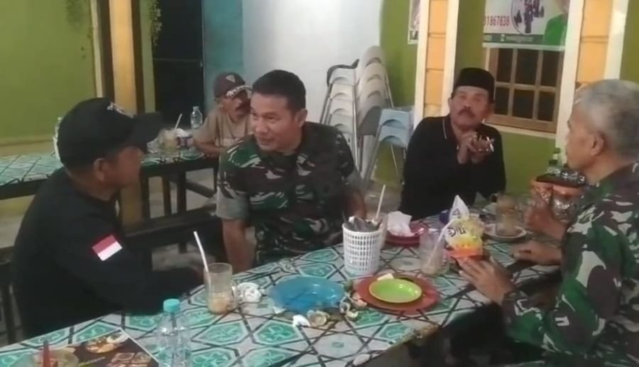 Tim Penyuluh Mabes TNI Rangkul Tokoh Adat Kenegrian Kopah, Perkuat Sinergi Pencegahan Karhutla di Ku