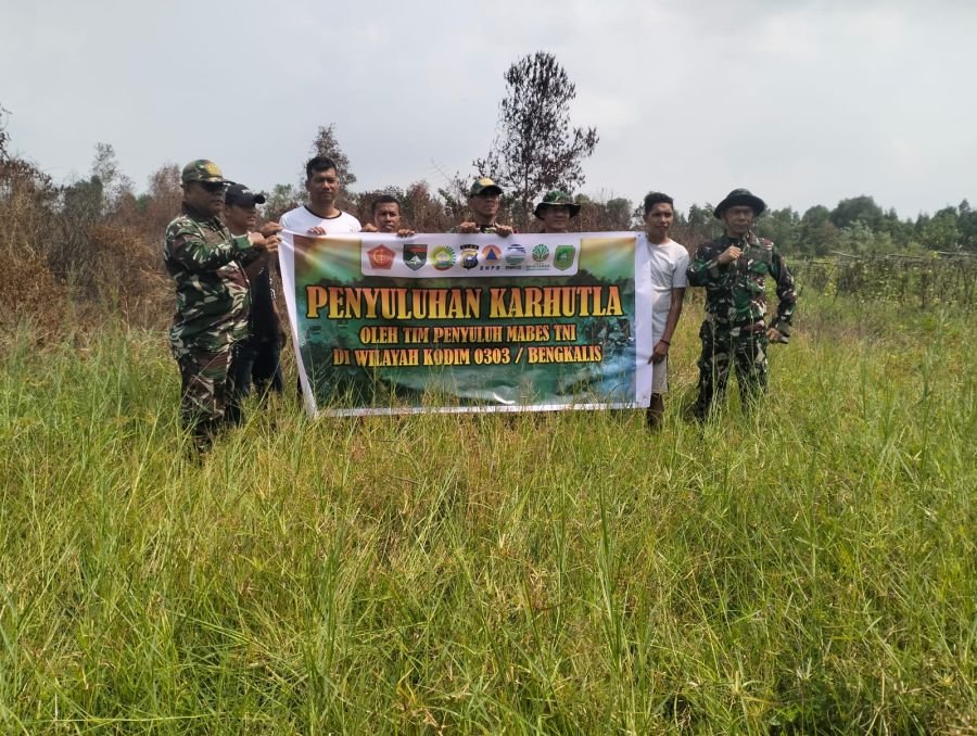 Tim Penyuluhan Karhutla Mabes TNI Gandeng Koramil 02 /TT Sosialisasi Cegah Karhutla di Desa banglas