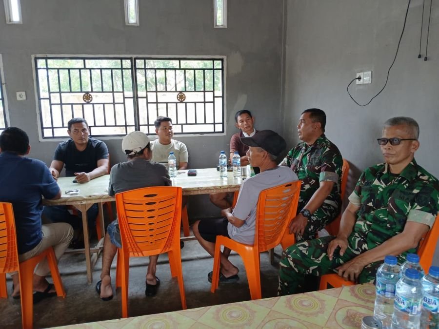 Tim Penyuluhan Mabes TNI Edukasi Warga Sentajo Raya Cegah Karhutla