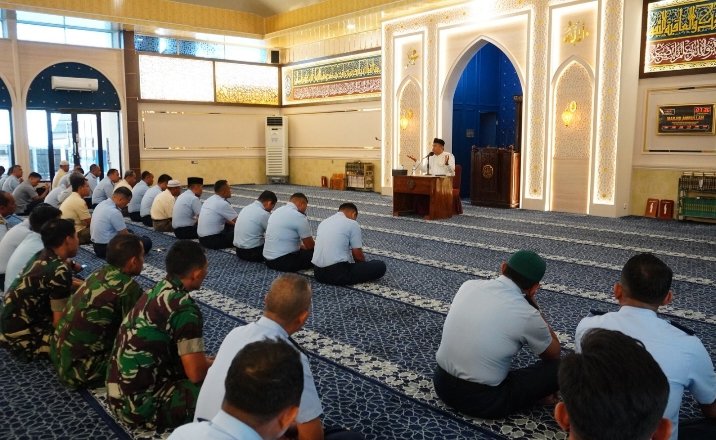 Tingkatkan Iman dan Amal, Personel Lanud RSN Laksanakan Kajian Dhuha Bersama Ustadz H. Asrori, M.A