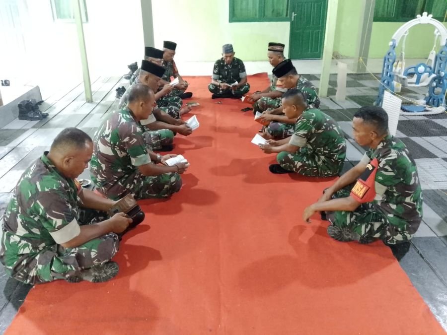 Tingkatkan Iman dan Taqwa, Personel Koramil 01/Bangko Gelar Yasinan Bersama di Hari Jumat Berkah
