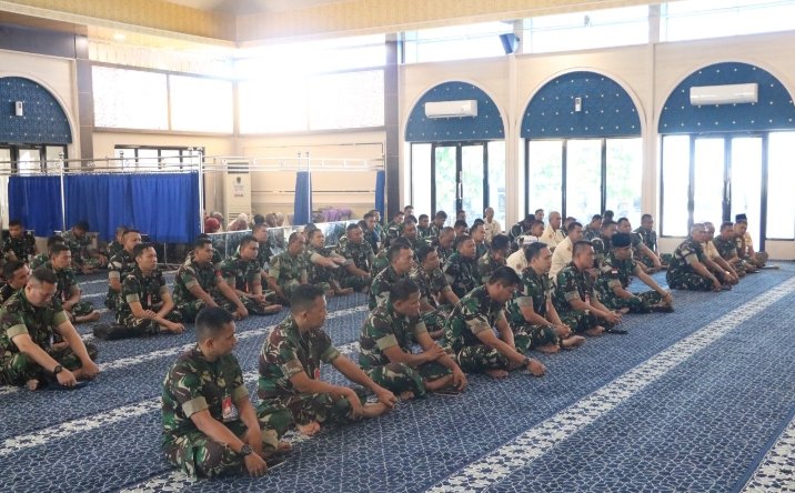 Tingkatkan Kepedulian dan Empati, Personel Lanud RSN Ikuti Kajian Dhuha Bersama