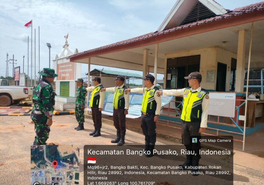 Tingkatkan Kewaspadaan, Babinsa Koramil 05/RM dan Satpam Perkuat Pengamanan Objek Vital Negara. 