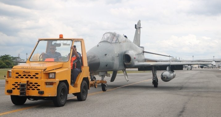 Tingkatkan Safety Penerbangan, Lanud RSN Gelar Simulasi Emergency Landing Hawk