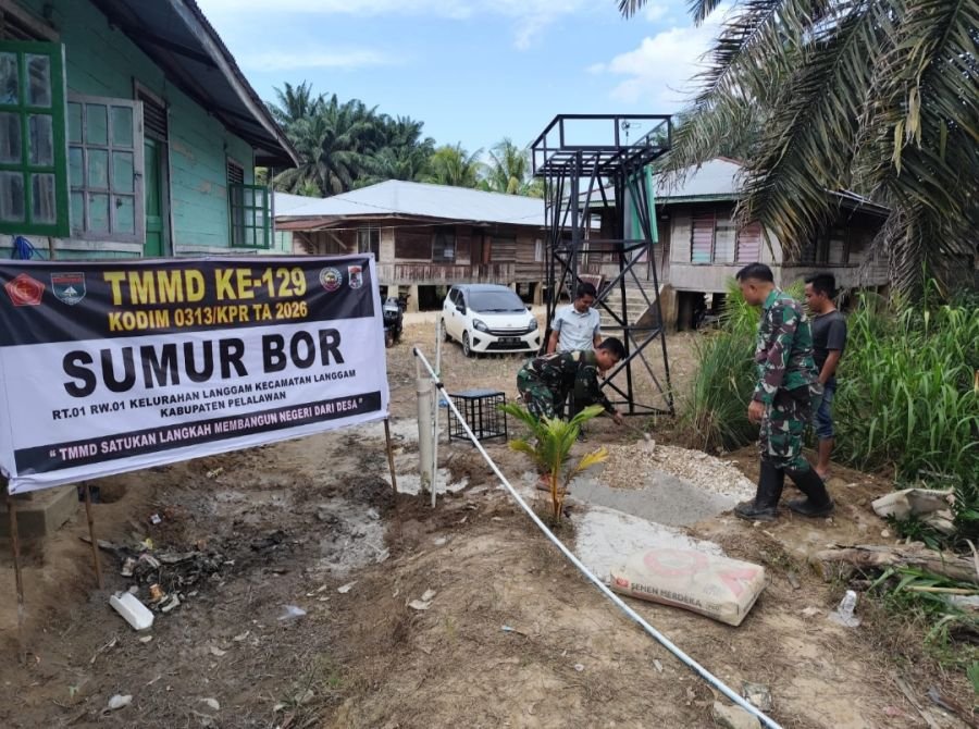 TMMD ke-129 Kodim 0313/KPR Bangun Sumur Bor Air Bersih di Langgam