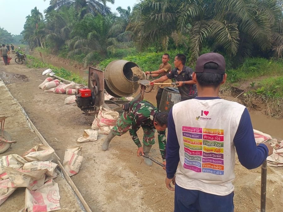 TMMD ke-130 Kodim 0314/Inhil, Serka Ng. Sipayung Ungkap Semenisasi Jalan 1.000 Meter Capai 30 Persen