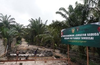 TNI AD Kebutan Pembangunan Jembatan Garuda di Pekanbaru, Sinergi dengan Warga Jadi Kunci