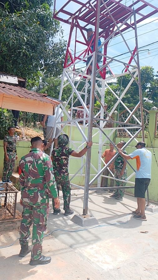 TNI-AD Manunggal Air, Koramil 0321-03/Bgs Rohil Laksanakan Pemasangan Tower Air di Desa Pelita