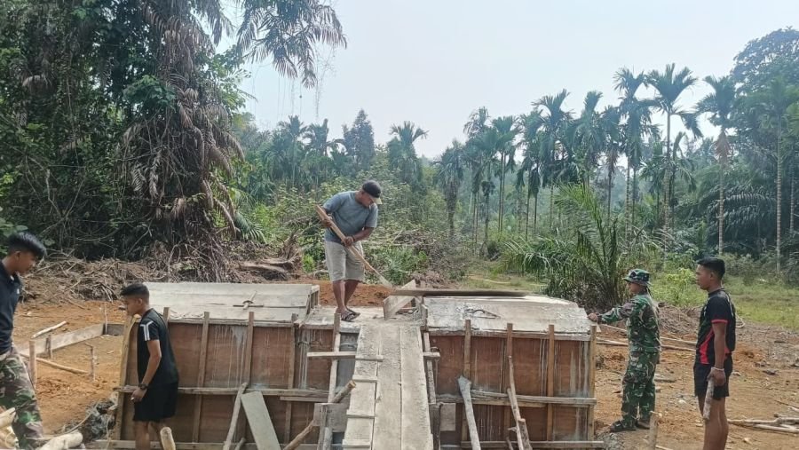 TNI AD Percepat Pembangunan Jembatan Gantung Talang Perigi