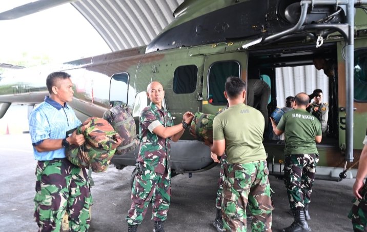 TNI AU Gerakkan Logistik Udara, Lanud RSN Salurkan Bantuan Bencana Alam