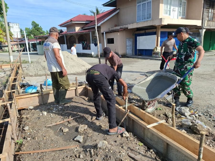 TNI Bergerak Cepat Bantu Warga Bangun Rumah Pascakebakaran