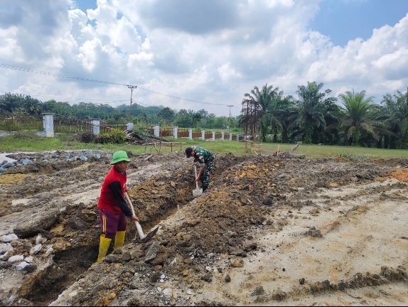TNI dan Kelurahan Bersatu! Babinsa Pekanbaru Ajak Jaga Keamanan dan Dukung Pemerintahan