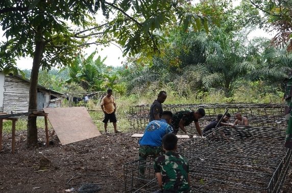 TNI dan Warga Bersinergi, Pembangunan Jembatan Garuda di Pekanbaru Terus Dikebut