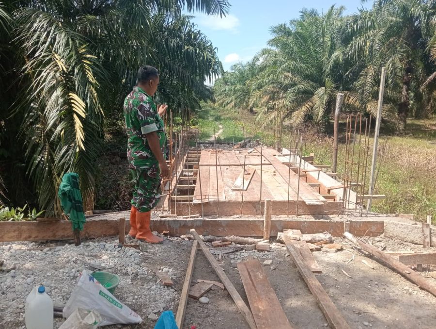 TNI dan Warga Kebut Pembangunan Jembatan Garuda di Pekaitan, Progres Capai 15 Persen